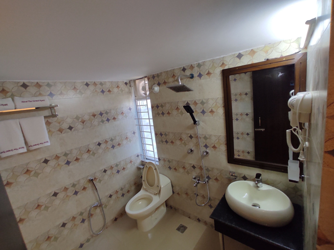 Bathroom 3, Hotel The Grand Hyatt Dhaka, Dhaka