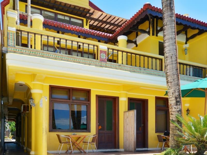 Exterior & Views