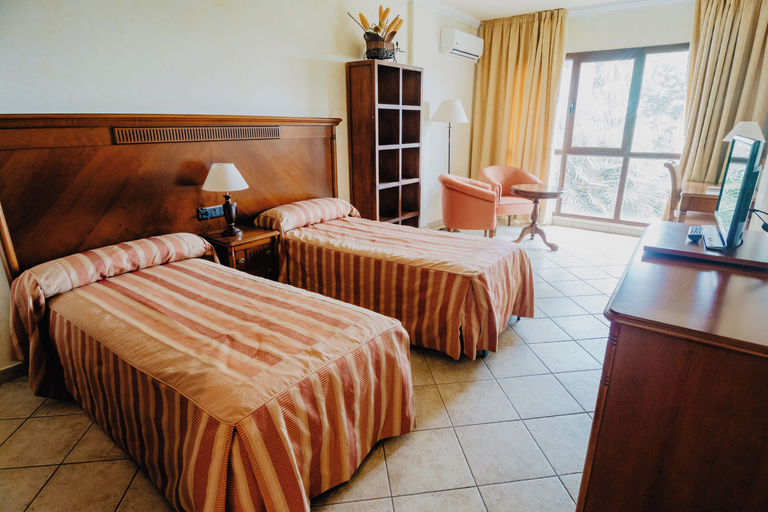 Bedroom 2, Hotel Hacienda Don Manuel, Badajoz