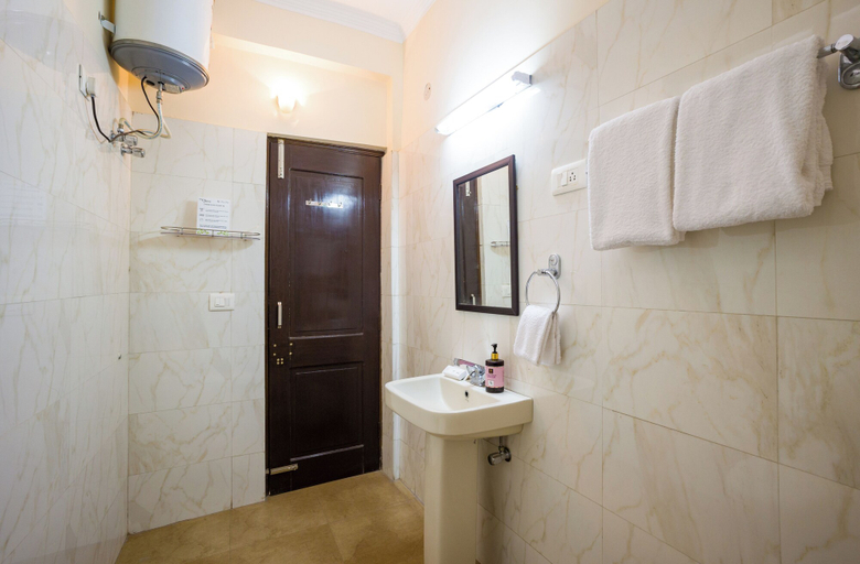 Bathroom 3, Alaya Stays Pine View Cottage - 3 BHK, Solan