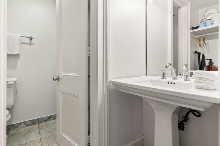 Bathroom 4, Roami at St. Helene, Orleans