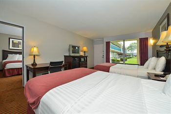 Others 4, Days Inn by Wyndham Pittsburg KS, Crawford