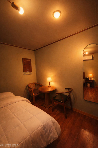 Bedroom 3, Gangneung Wheel Hotel, Gangneung