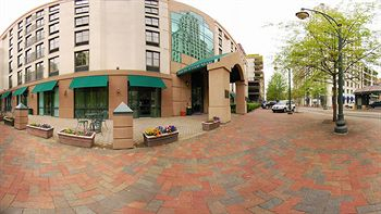 Exterior & Views, MOXY Memphis Downtown, Shelby