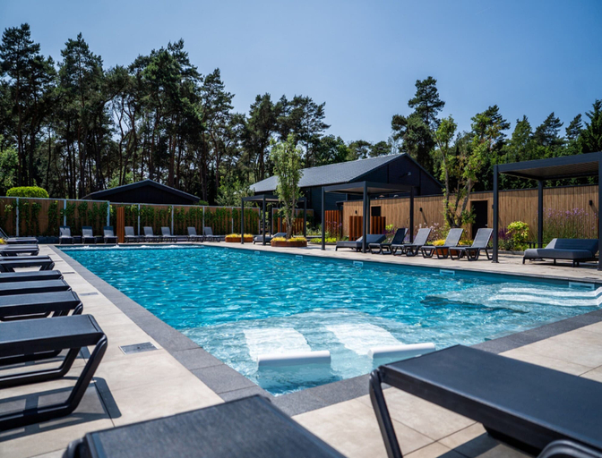 Sport & Beauty 3, Beautiful chalet with airco, in a holiday park, Eersel