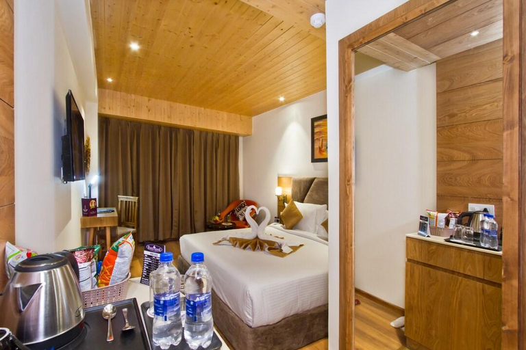 Bedroom 2, The Whitestone Resorts, Kullu