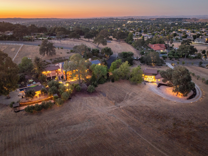 Exterior 3, Refugio Estate, San Luis Obispo