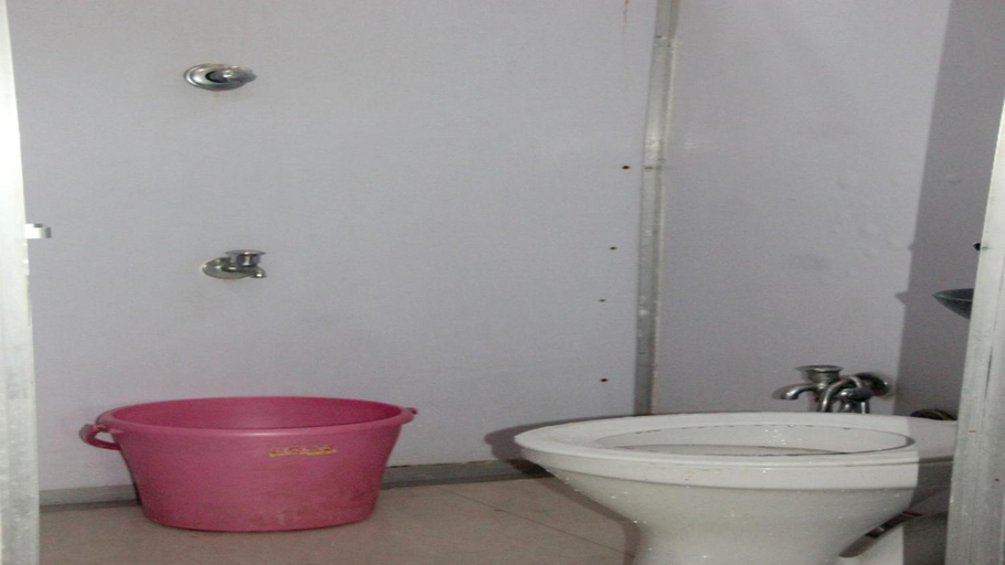 Bathroom 3, P G HOSTELS BED AND BREAKFAST, Mumbai Suburban