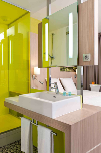 Bathroom, ibis Styles Troyes Centre, Aube