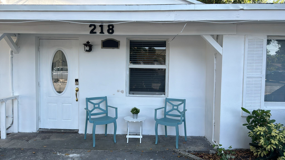 Exterior & Views 2, La Mare, Broward