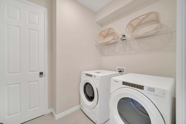 Bathroom, 2011fmp · High End 9 Bedroom Villa With Pool/ Spa Near Disne, Osceola