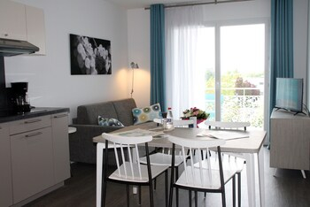 Room 3, Residence Les Coteaux de Jonzac, Charente-Maritime