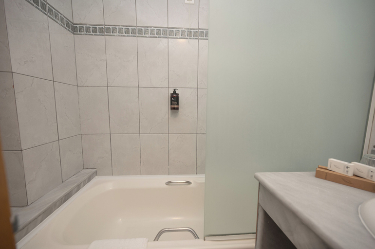 Bathroom 5, Kosta Palace, South Aegean