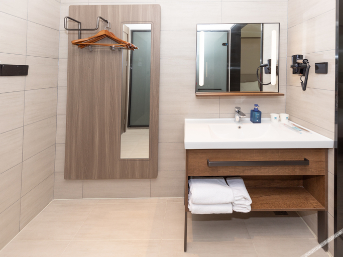 Bathroom 3, Hanting Hotel Hangzhou Yuhang Road Subway Station, Hangzhou