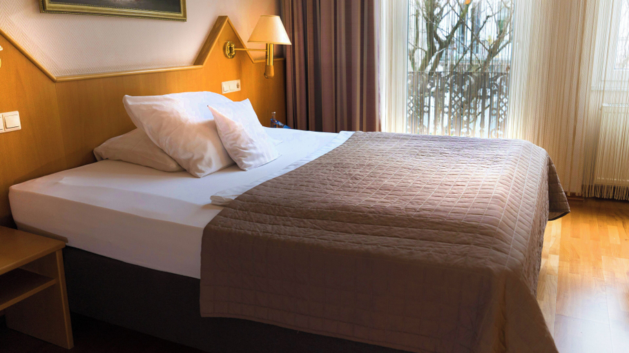 Bedroom 4, Komfort Hotel am Kurpark, Hochtaunuskreis