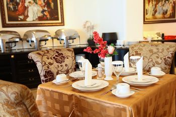 Food & Drinks 2, Hotel Sutomo, Makassar