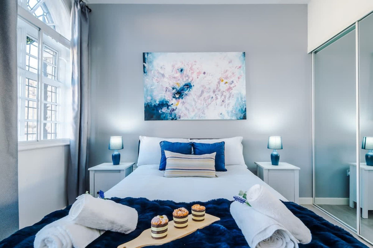 Room 5, New Stylish City-centre Flat w Parking Sleeps 4, Birmingham