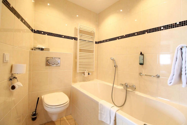 Bathroom 5, Best Western Beach Hotel Bergen Aan Zee, Bergen