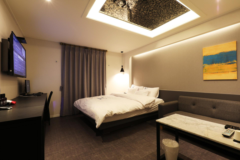 Bedroom 4, Yongin M7 Hotel, Yongin