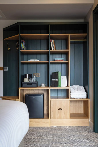 Bedroom 2, Bernwood Park Hotel, Buckinghamshire