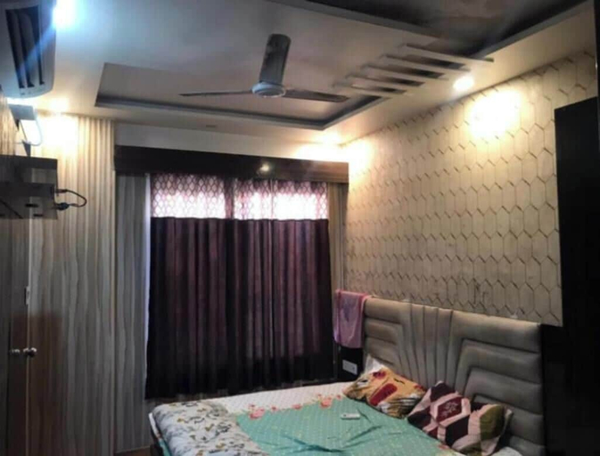 Room 3, Hotel Suraj, Fatehpur