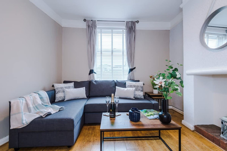 Room 5, Stunning Home Amazing Location Great For Groups, Cheshire West and Chester