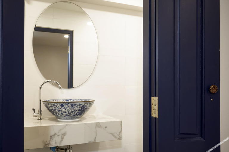 Bathroom 4, Sweet's Escape, Khlong Toey