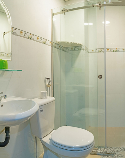 Bathroom 4, NgocLinh Motel, Chau Doc