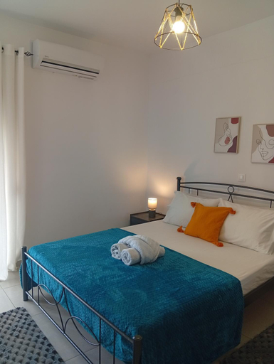 Bedroom 3, Calm Rooms, Central Greece