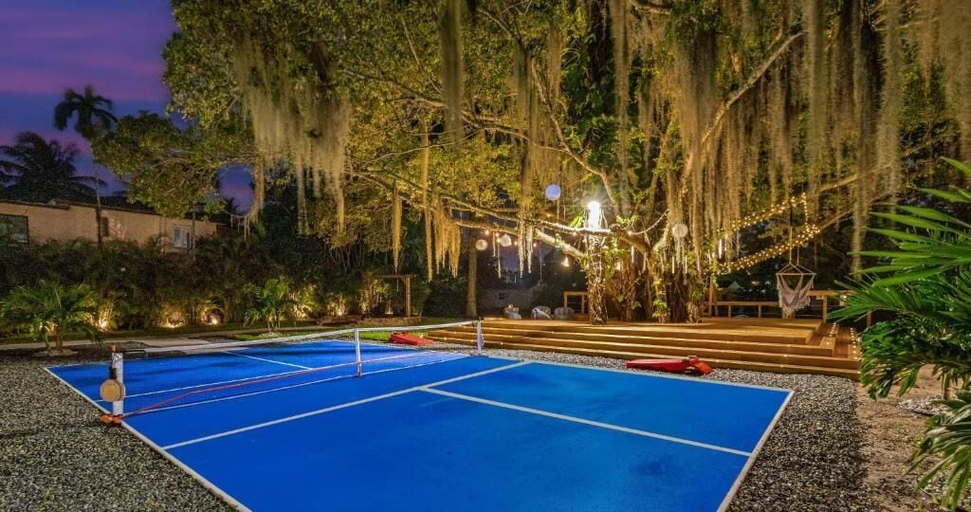 Sport court, Boho Villa by Glam Homes, Miami-Dade
