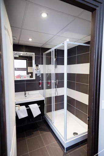 Bathroom 3, ホテル レジーナ & スパ(Hotel Regina & Spa), Pas-de-Calais