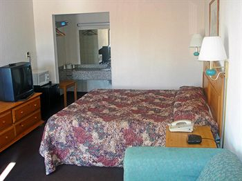 Others 3, Stay 4 Less, Spotsylvania