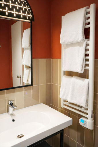 Bathroom 5, Résidence les Dômes by Vy Resort Thermal & Spa, Allier