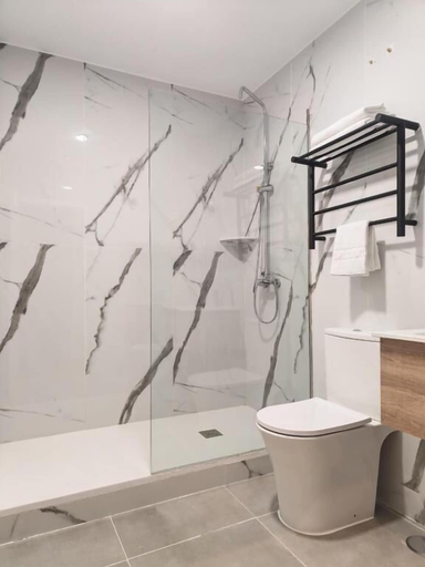 Bathroom 3, HOTEL GOLDEN, Madrid