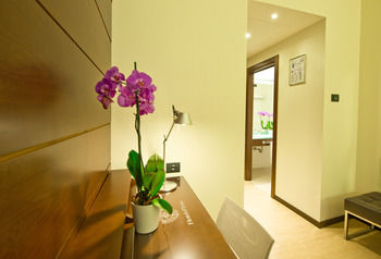 Others 5, QC Room Milano Porta Romana, Milano
