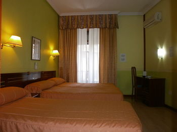 Others 2, Hostal Centro Sol, Madrid