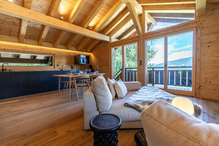 Shared lounge/TV area 3, Base Camp Cosy Chalet 4 Personnes, Hérens