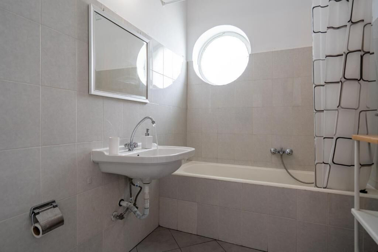 Bathroom, Central Green Apartments, Attica