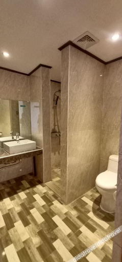 Bathroom 4, Starview Hotel and Resort, Silang