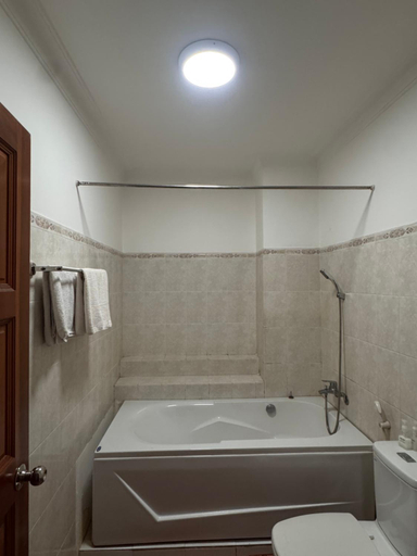 Bathroom 5, Hong Ngoc Hotel, District 1