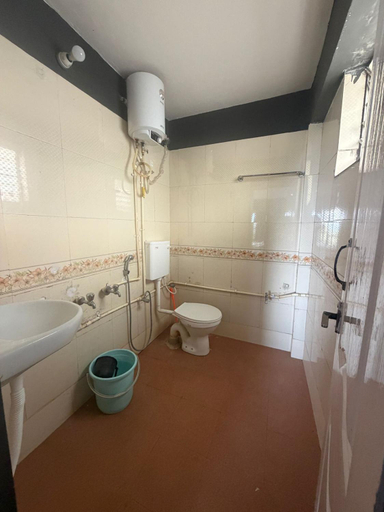 Bathroom 3, Nakshatra Inn Kodaikanal Homestay, Dindigul
