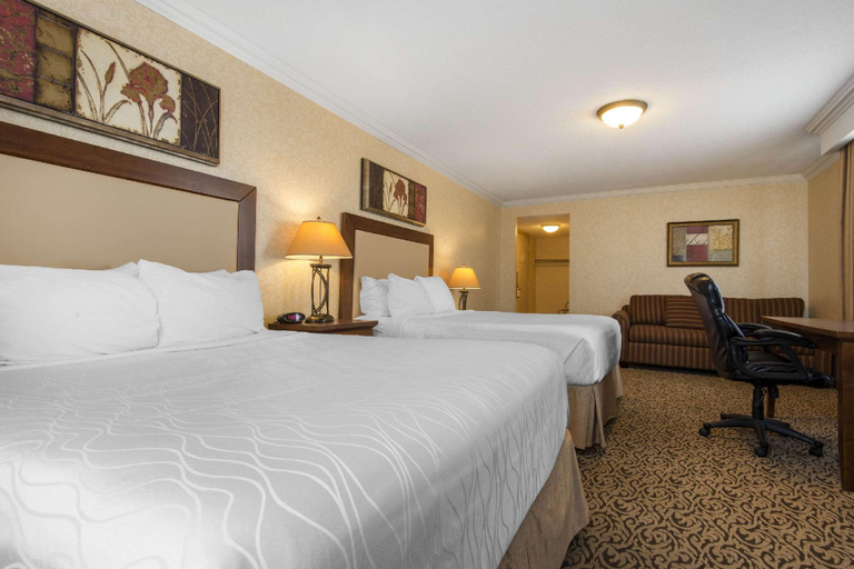 Bedroom, Quality Inn & Conference Centre, Simcoe