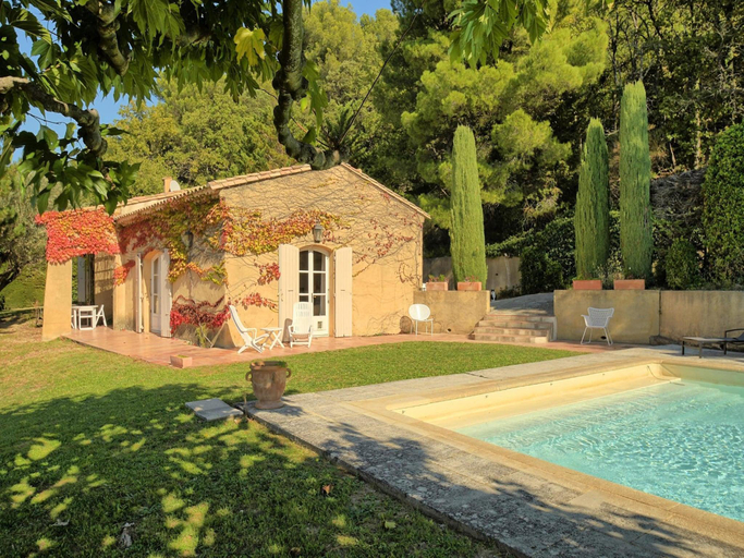 Sport & Beauty 2, Sunny holiday home in Provence with pool, Vaucluse