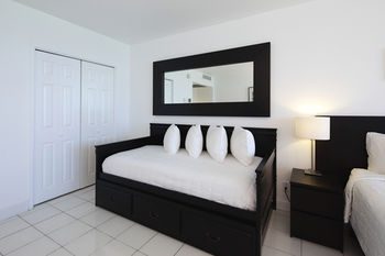 Others 4, New Point Miami Beach Apartments, Miami-Dade