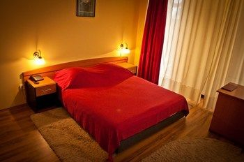 Others 5, Hotel Perla, Timisoara