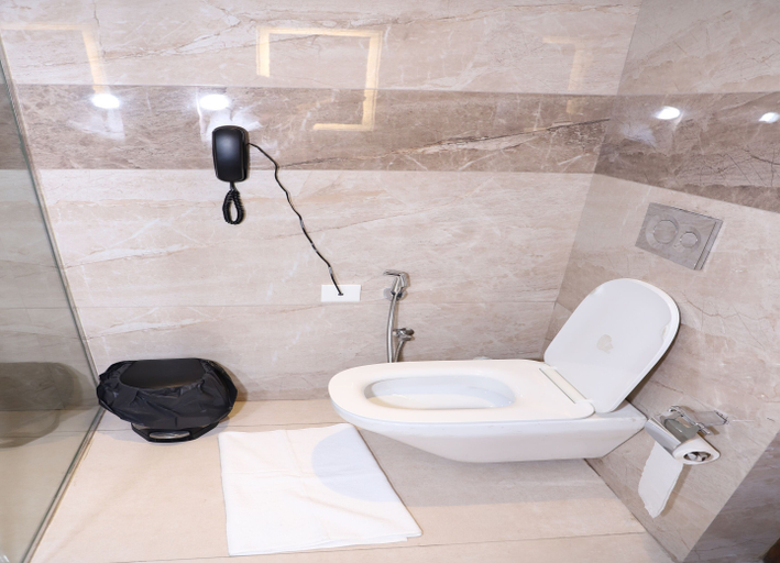 Bathroom 4, Geeta Sarovar Portico Panipat, Panipat