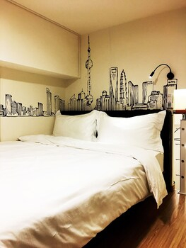 Room 5, Meego Qingwen Hotel, Shanghai