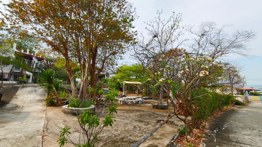 Exterior view 3, Koniix Garden Cottage Ko Sichang, Koh Si Chang