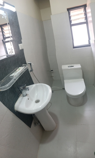 Bathroom 3, Hotel Down to Earth, Bagmati