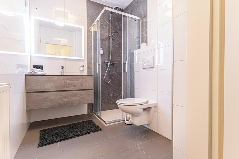 Bathroom 3, Chic 1BR with 1LV Apt In Central Vienna, Wien